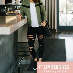 Black Slash Luxe Hi-Rise 7/8 24"